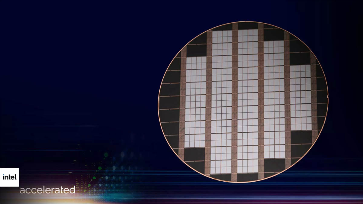 英特尔加速建造亚利桑那州新晶圆厂，表示IFS客户对Intel 18A工艺充满信心