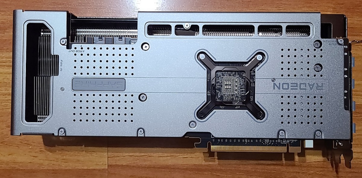 蓝宝石Radeon RX 7900 GRE NITRO+显卡曝光，或沿用系列产品散热设计