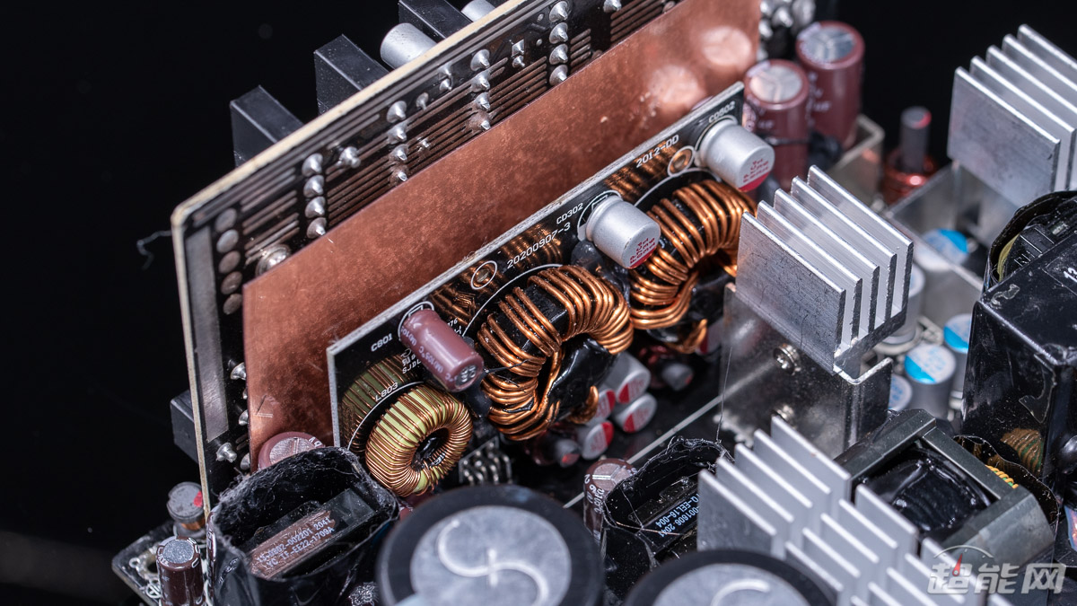 酷冷至尊GX1050 GOLD全模组电源评测：天梯榜新魁首，低调但强悍 - 超能网